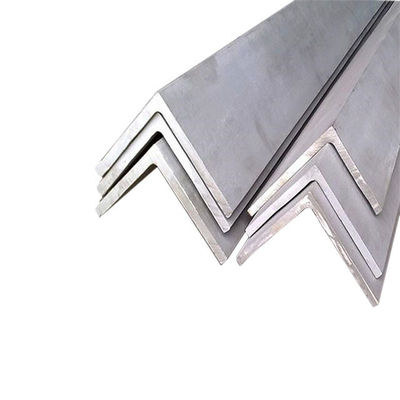 Direkt verkaufen von galvanisiertem Flachwinkel aus Stahl mit ±1% Toleranz und SS400-SS540-Klasse