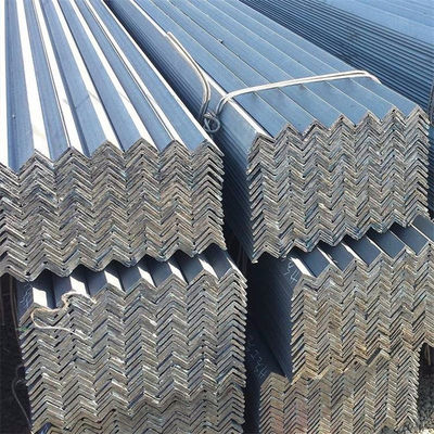 Hersteller bieten warmgewalzte Stahlwinkelstangen mit A36-A992 Grade und Stanzverarbeitung an