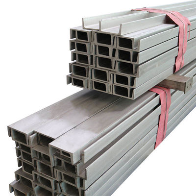 Galvanisierter U-Kanal aus Stahl mit Perforation und von den Herstellern angebotener Toleranz von ± 1%